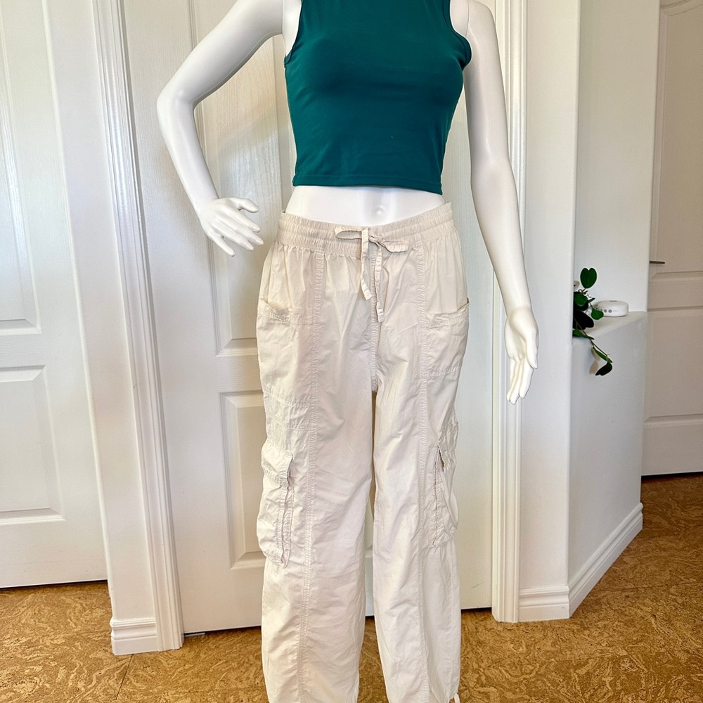 Aerie Cream Cargo Pants (M) - Picture 3 of 6